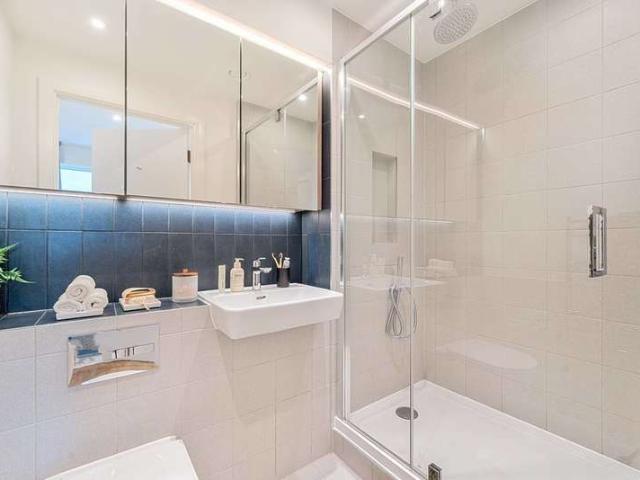 Flat for rent in Colindale, Colindale