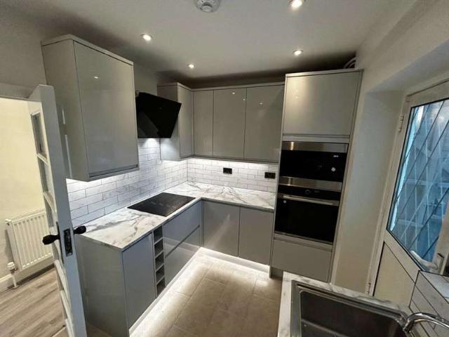 Flat for sale in Lewisham, Deptford