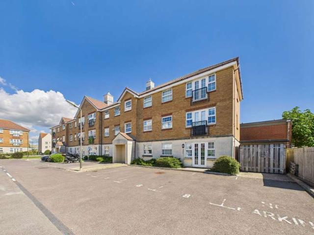 Flat for sale in Fishersgate, West Sussex