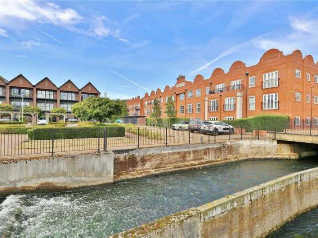 Flat for sale in Westfield, Woking