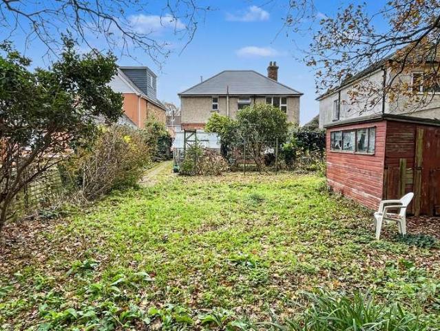 Flat for sale in Talbot Village, Bournemouth