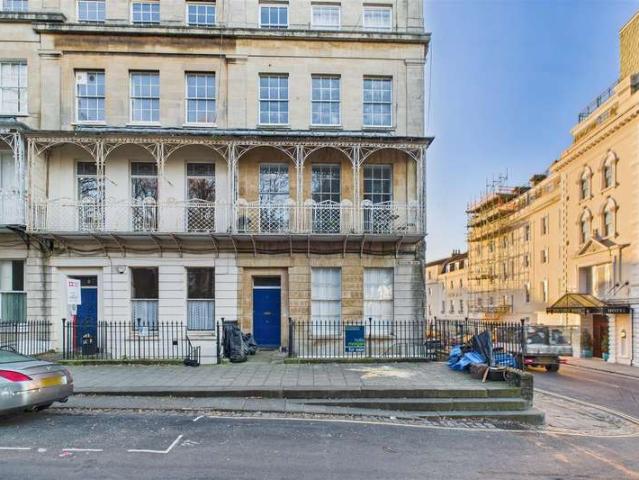 Flat for sale in Hotwells, Feckenham