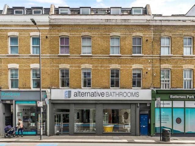 Flat for sale in Battersea, Greater London