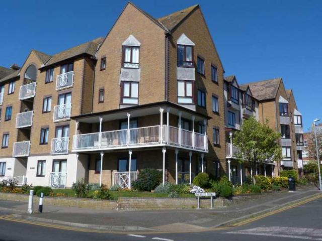 Apartment for sale in East Cliff, Acol