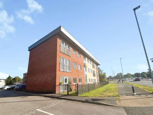 Flat for sale in Binfield