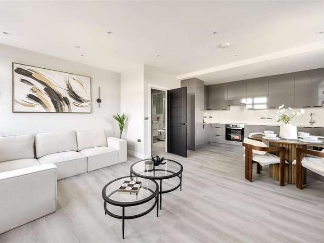 Flat for sale in Greater London