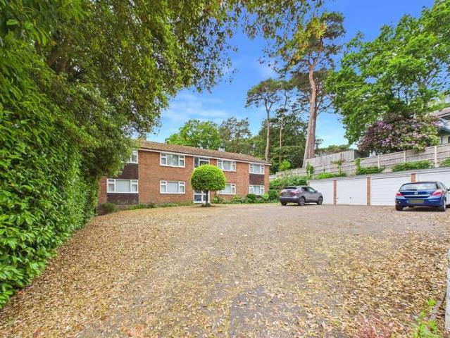 Flat for sale in Broadstone, Poole