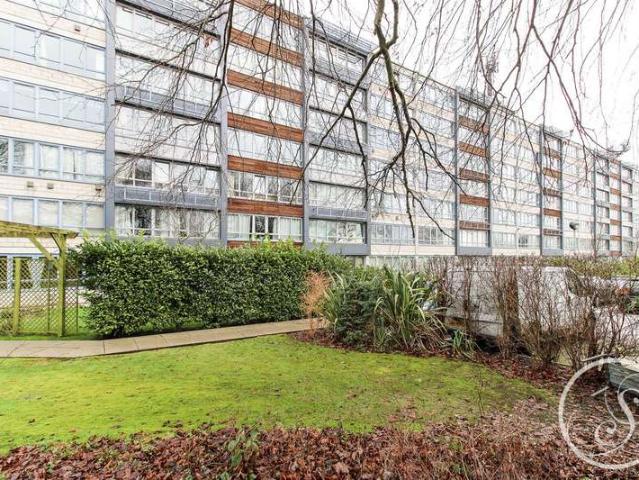 Flat for sale in Primley Park, Moortown