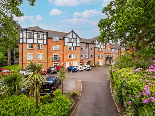 Flat for sale in St James, Sandown Park