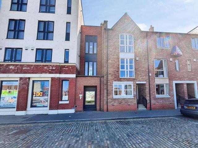 Flat for sale in Old Town, Hull