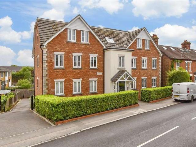 Flat for sale in Trench Wood, Bourne Vale