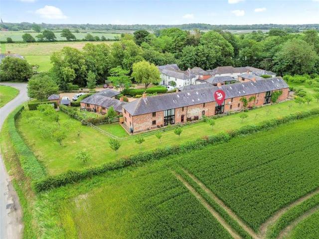 Flat for sale in Littlecote, West Sussex