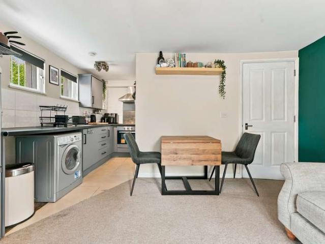 Flat for sale in Baptist Mills, Feckenham