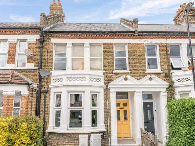 Flat for sale in London Borough of Lewisham, Greater London