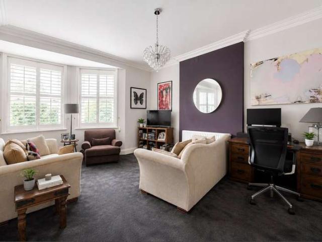 Flat for sale in West Hampstead, Greater London