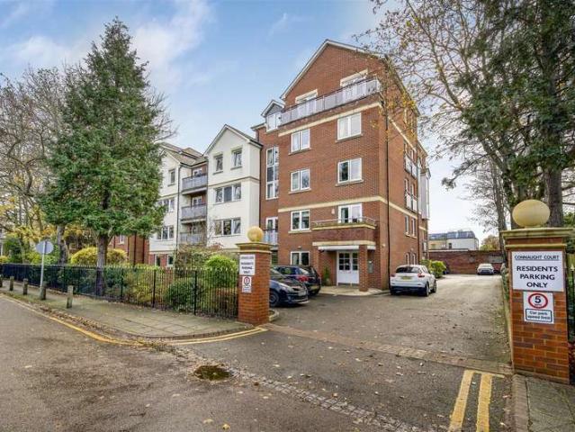 Flat for sale in Windsor, Clewer New Town