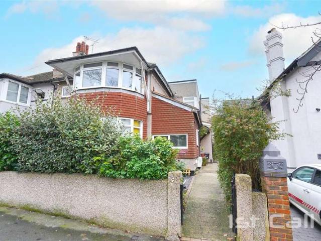Flat for sale in Southend City Centre Neighbourhood, Alton Barnes