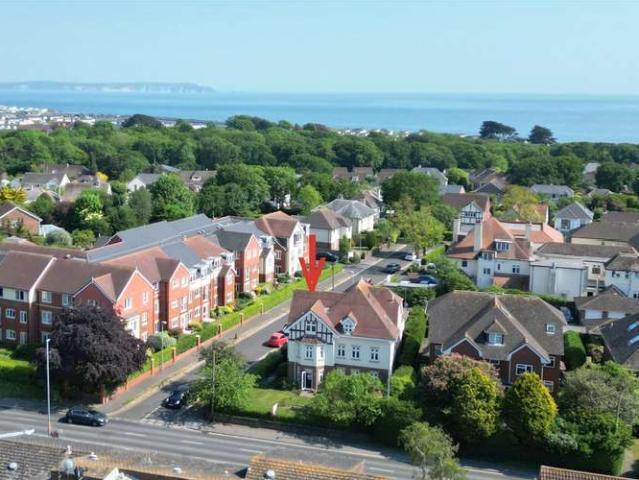 Flat for sale in Highcliffe