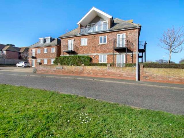 Flat for sale in Frinton and Walton, Dale Hill
