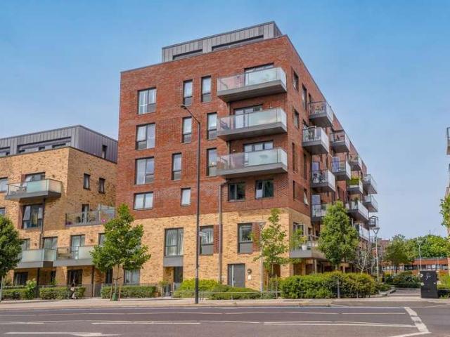 Flat for sale in Peckham, Greater London