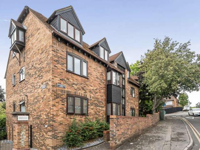 Flat for sale in Castlefield, Cressex