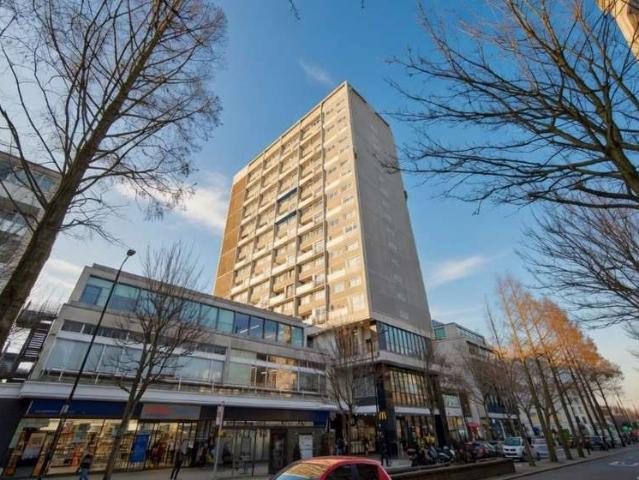 Flat for sale in Notting Hill, Greater London