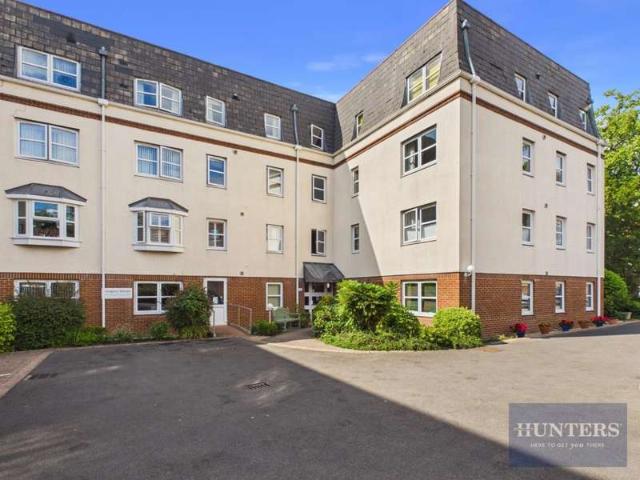 Flat for sale in Golden Valley, Gloucestershire