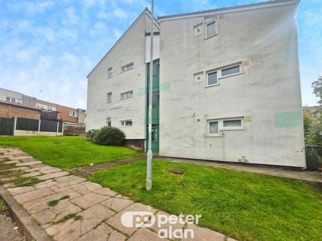 Flat for sale in St Dials, Wales