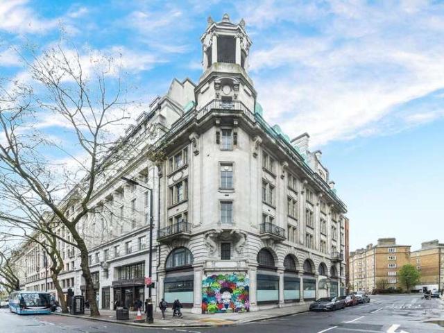 Flat for sale in St Clement Danes, Greater London