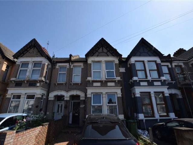 Flat for sale in Greater London