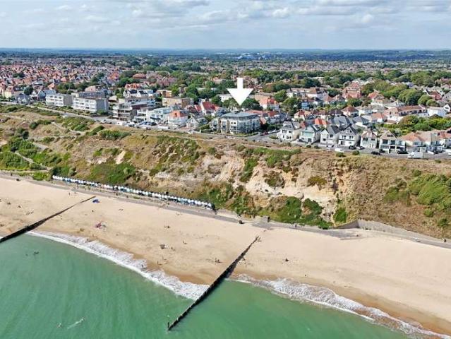 Flat for sale in Southbourne, Bournemouth