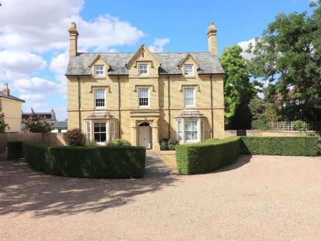 Flat for sale in Silsoe, Bedfordshire