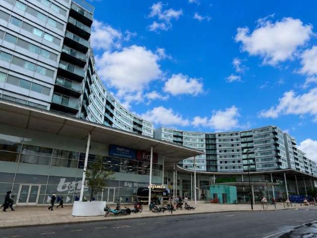 Flat for sale in London Borough of Hounslow, Osterley