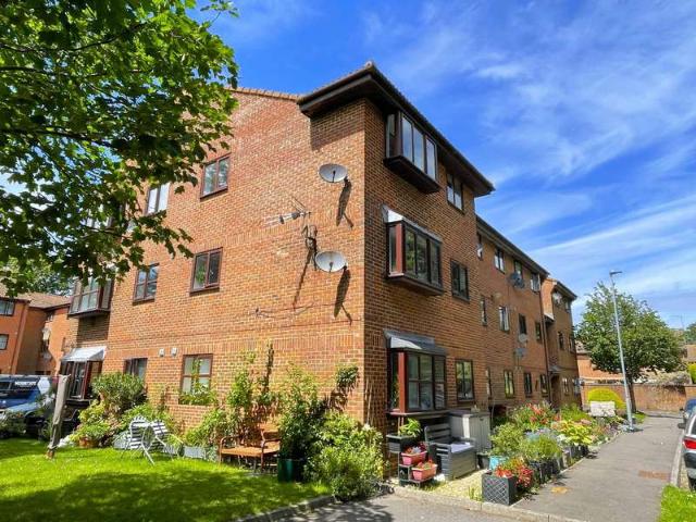 Flat for sale in Hilsea, Portsmouth