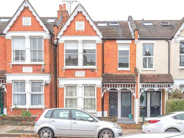 Flat for sale in Hornsey, Greater London