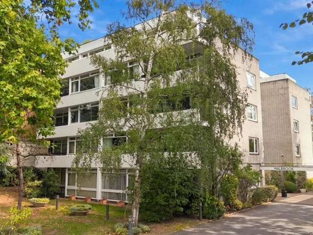 Flat for sale in London Borough of Redbridge, Greater London
