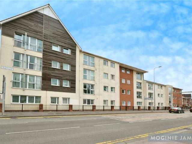 Flat for sale in Maindy, Cardiff