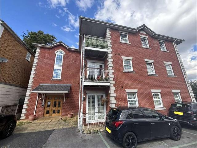 Flat for sale in Eccles, Salford