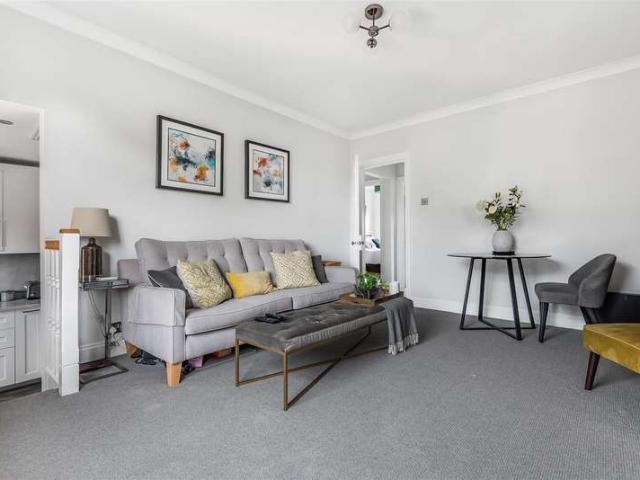 Flat for rent in Surbiton, Greater London
