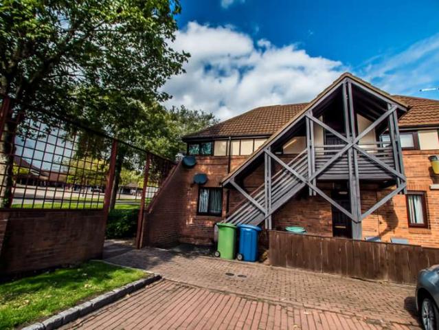 Flat for sale in Oxclose, Washington