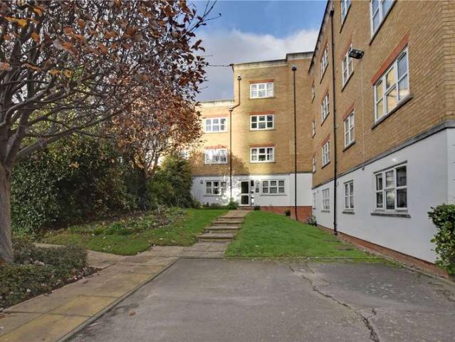 Flat for sale in Greenwich Town Centre, Greater London