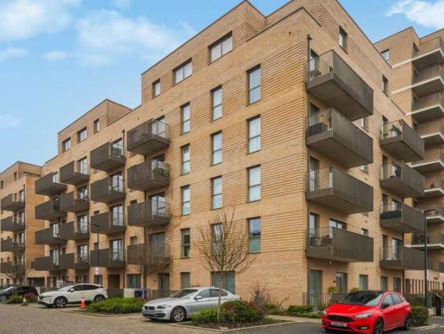 Apartment for sale in Harrow Weald, Greater London