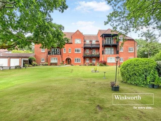 Flat for sale in Tricketts Cross, Ferndown