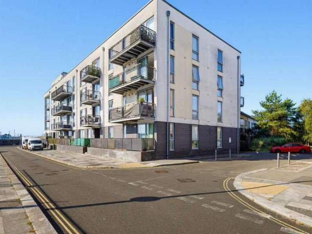 Flat for sale in Stonehouse, Mount Wise