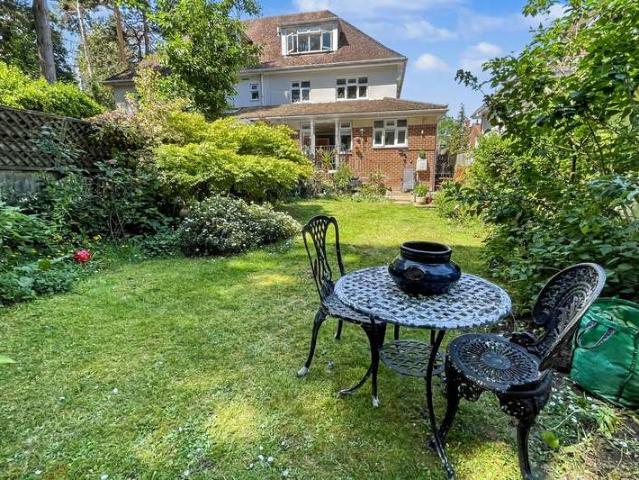 Flat for sale in Queens Park, Bournemouth