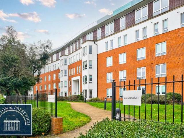 Flat for sale in South Woodford, South Woodford
