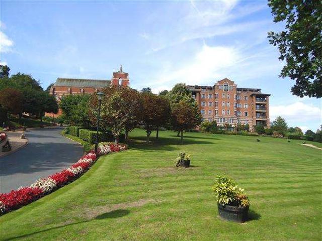 Flat for sale in Greater London