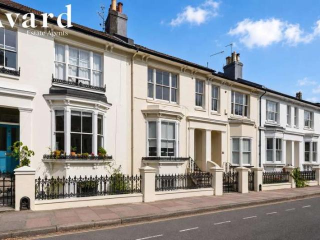 Flat for sale in Brighton & Hove
