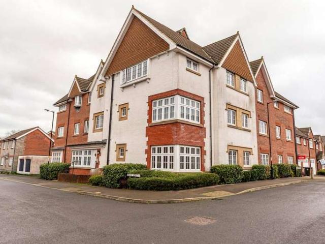 Flat for sale in Feckenham, City Of Bristol