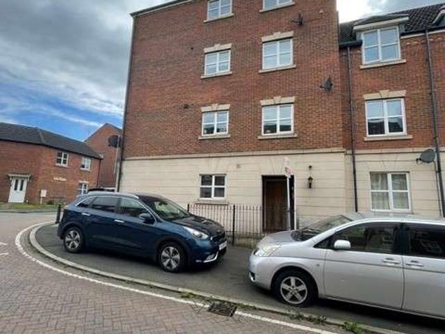 Flat for sale in Hamilton, Leicester